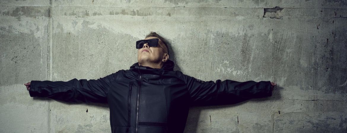 Okładka wpisu Muniek Staszczyk przed kamerą. Pociąga go nie tylko muzyka?