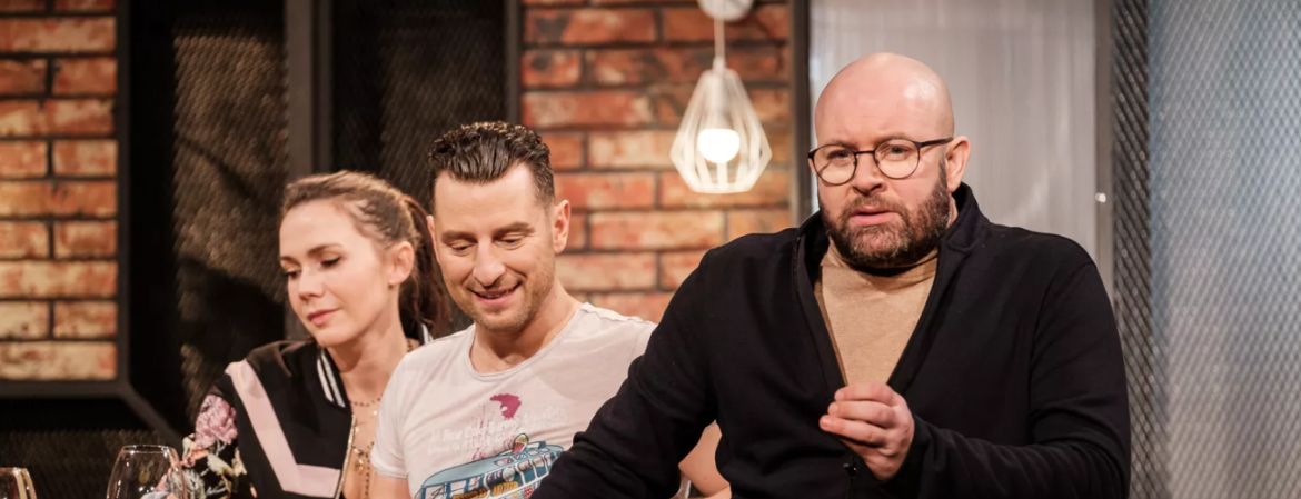 Okładka wpisu Szymon Bobrowski kłamie w teatrze. Gdzie zobaczymy aktora w 2024?