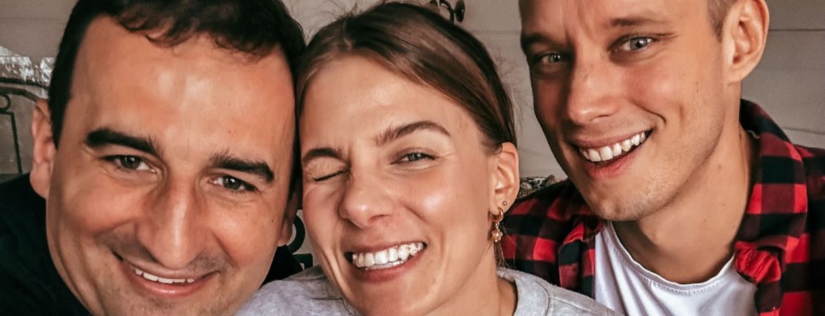 Okładka wpisu Poznaj komedię „My baby, czyli rodzinny biznes” - nowy hit teatralny!