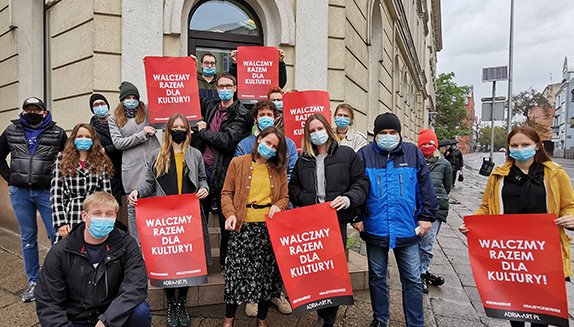 Okładka wpisu Walczmy razem dla kultury i trzymajmy bilet!
