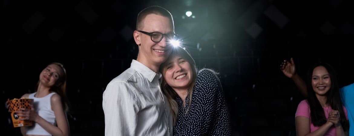 Okładka wpisu Jak wybrać spektakl teatralny dla siebie lub bliskiej osoby?