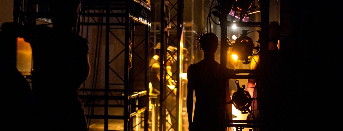 Okładka wpisu Czy znasz te słowa? Przewodnik po zakamarkach teatru